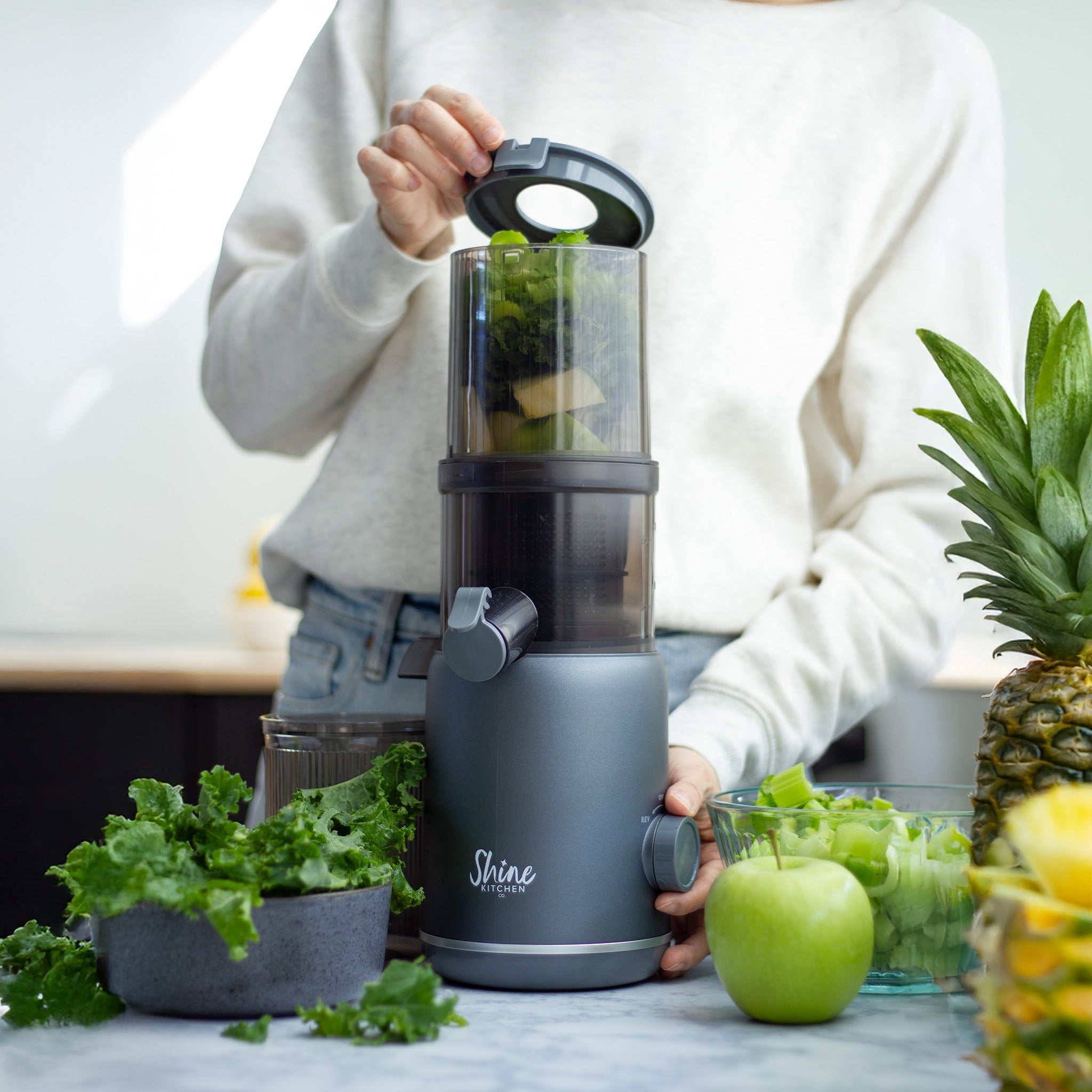 Shine Kitchen Co. Multi-Batch Compact Cold Press Juicer