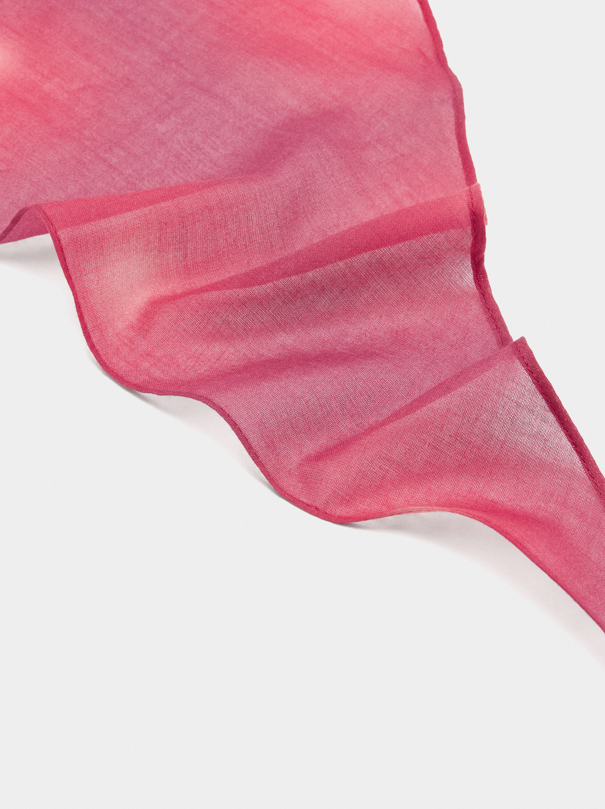 Pañuelo triangular estampado