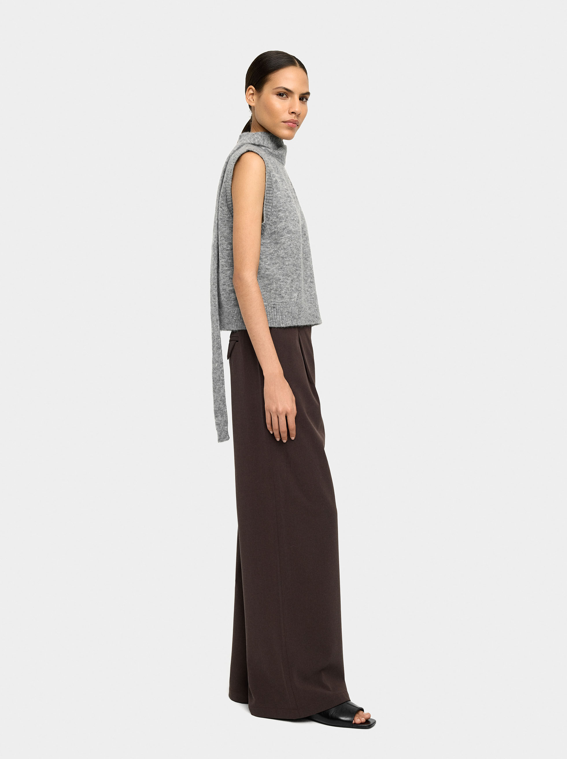 Pantalones fluidos con pinzas