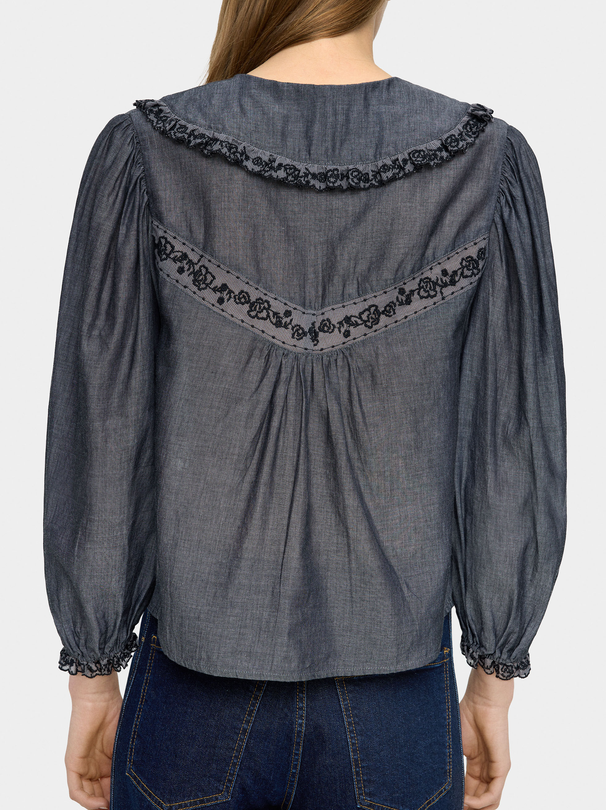 Blusa con bordados 100% algodón