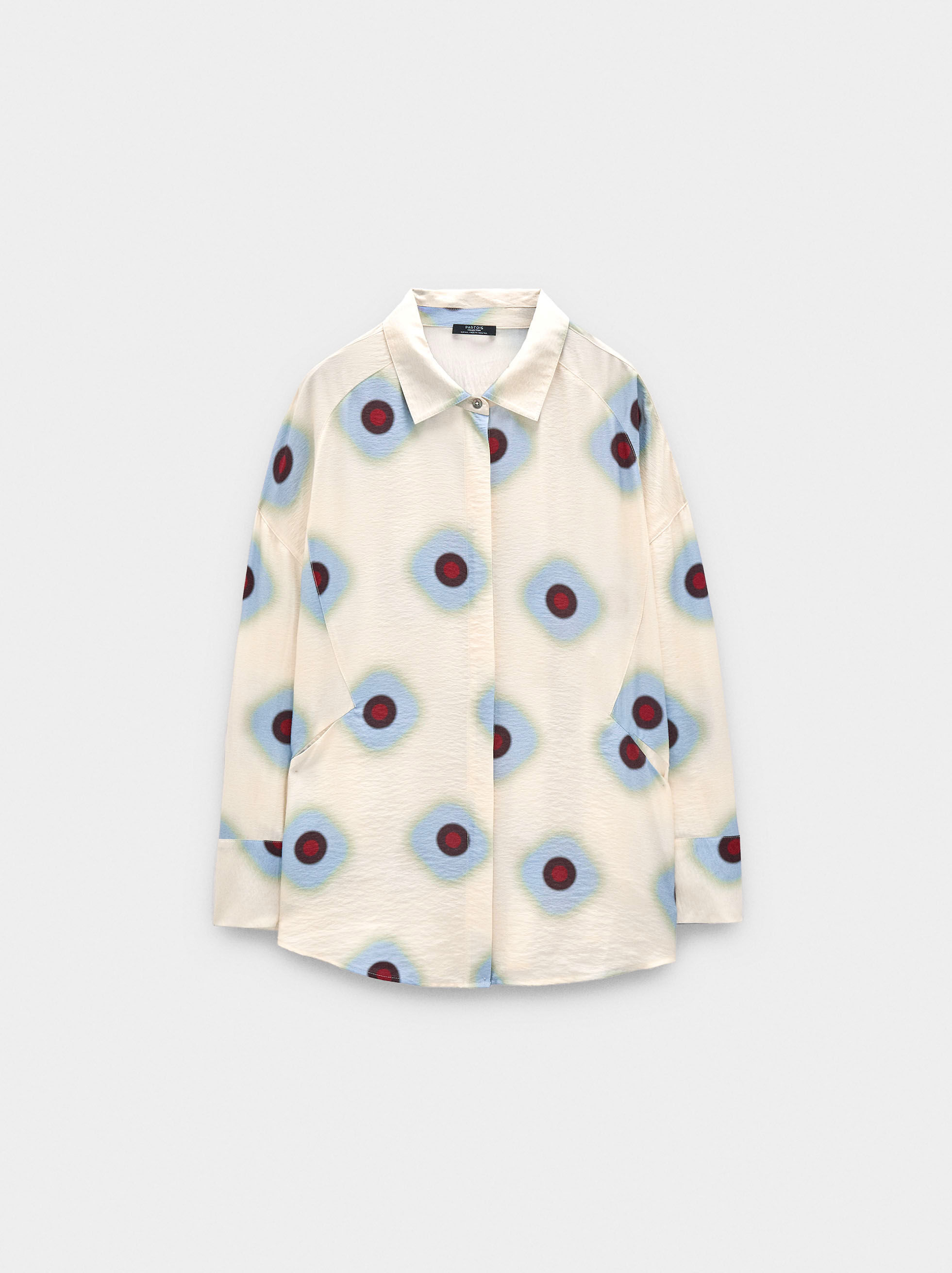 Camisa con estampado de círculos